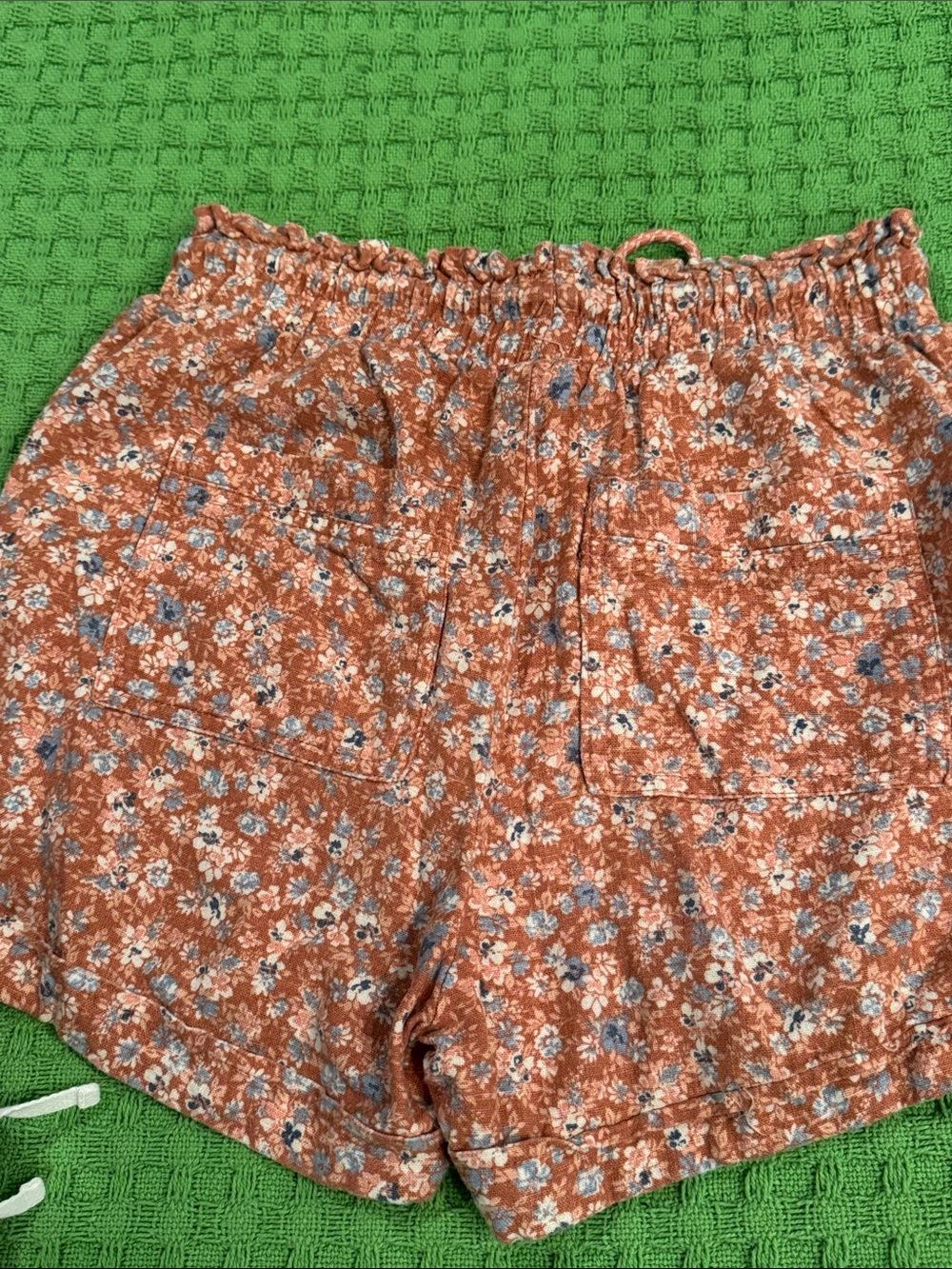 Rewind Rust Floral Drawstring Shorts - Picture 4 of 7